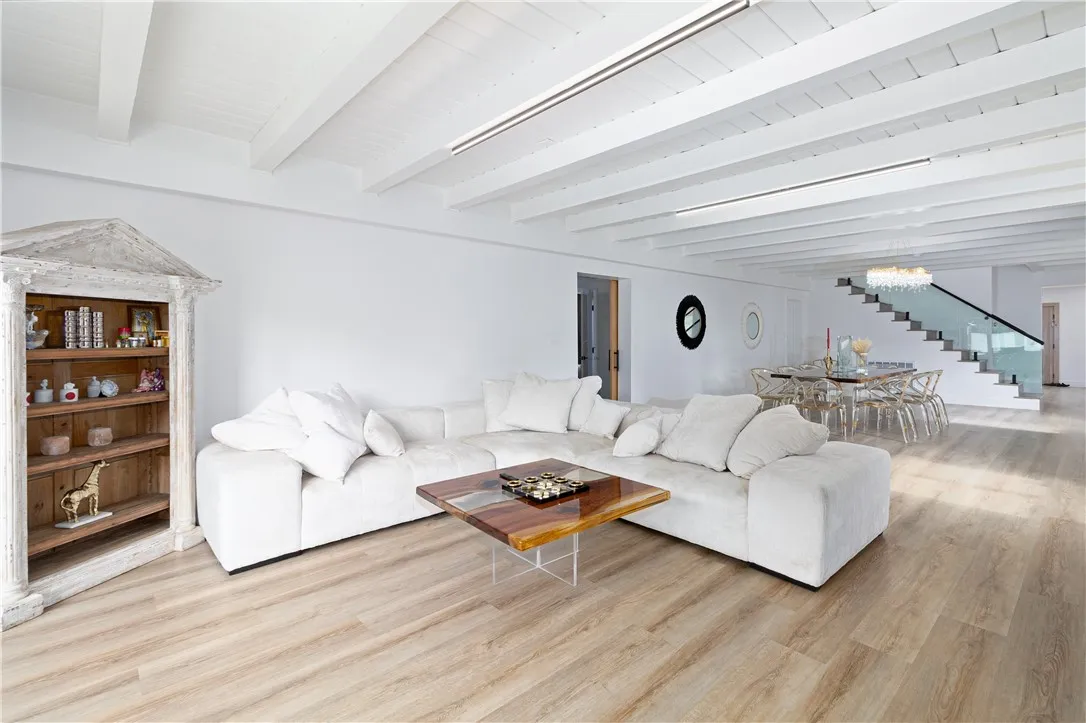 5439 Gentry Avenue, Valley Village, California 91607 home-pic-14